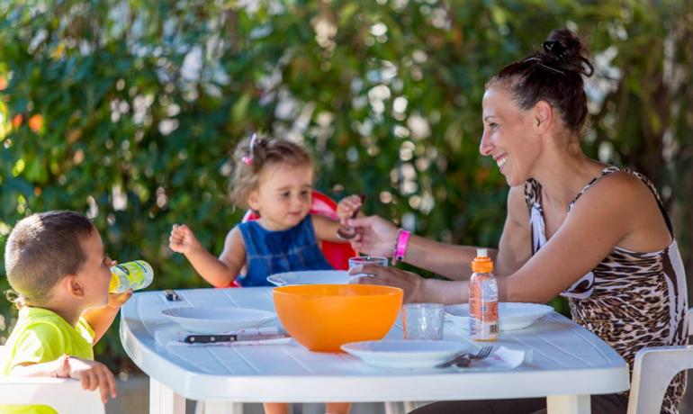 campinglakeplacid it offerta-di-luglio-in-villaggio-vacanze-in-abruzzo-tra-mare-e-divertimento-in-moderne-mobile-home 013