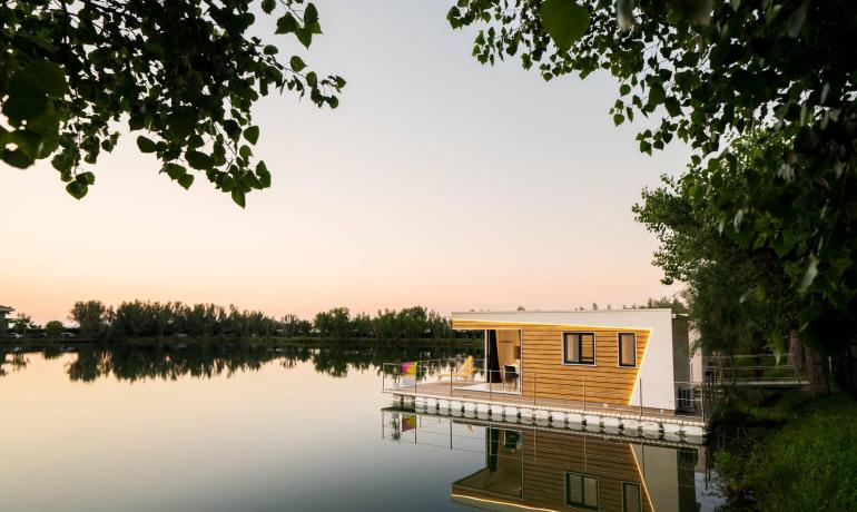 campinglakeplacid it super-offerta-iris-boat 012